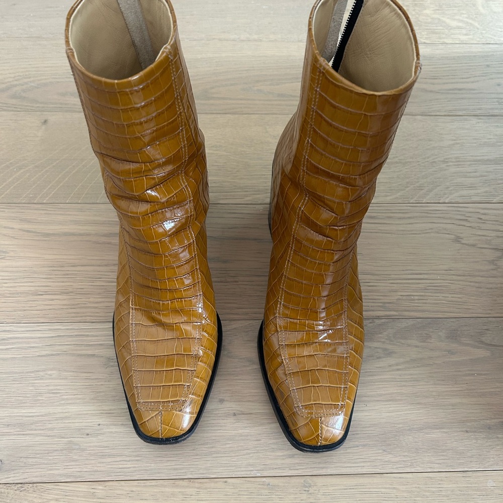 Aeyde Caramel Textured Heeled Boots with Western Flair
